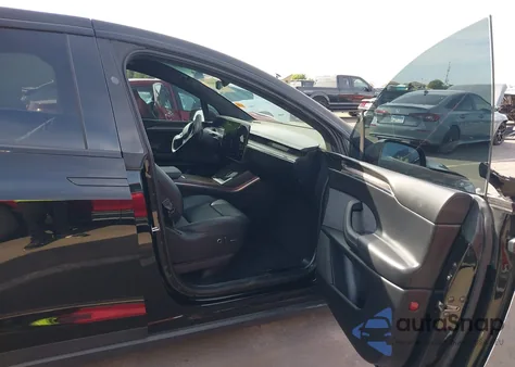 2022 Tesla Model X Dual Motor All-Wheel Drive z USA, uszkodzony, nr VIN 7SAXCBE58NF328641